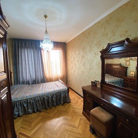 Большая Четырехкомнатная Квартира С Двумя Балконами У Моря В Центре Сухума,В Абхазии Sukhumi Exterior foto