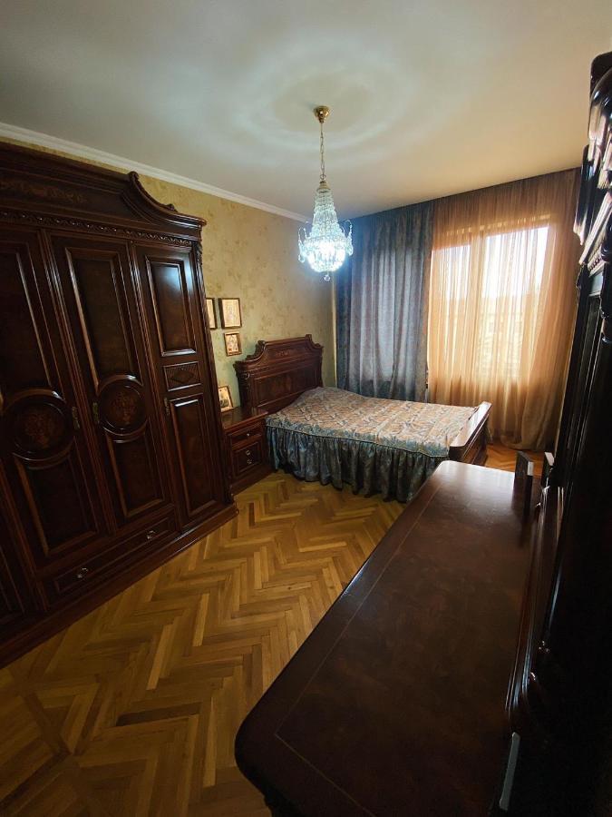 Большая Четырехкомнатная Квартира С Двумя Балконами У Моря В Центре Сухума,В Абхазии Sukhumi Exterior foto