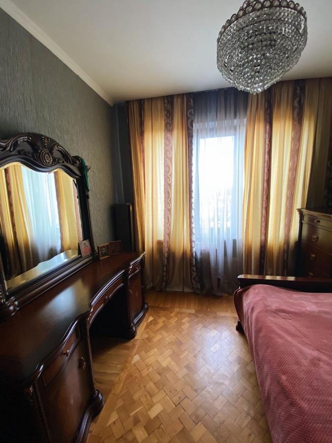 Большая Четырехкомнатная Квартира С Двумя Балконами У Моря В Центре Сухума,В Абхазии Sukhumi Exterior foto